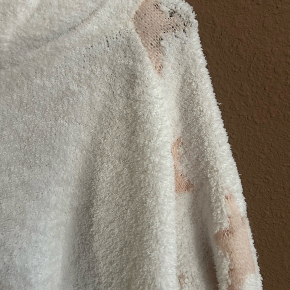 POL White and Pink Star Cowl Neck Sweater with matching pants. - Picture 4 of 12